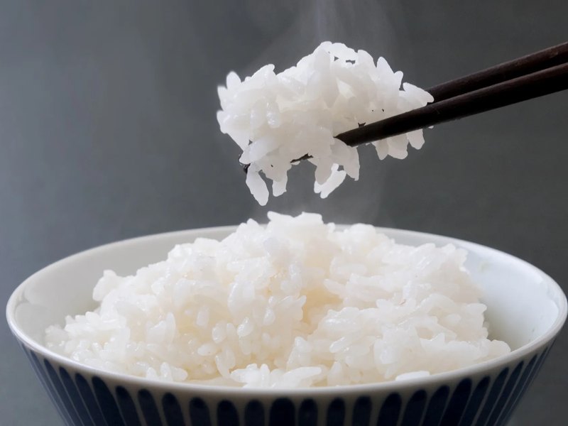 制度導入を決める握手