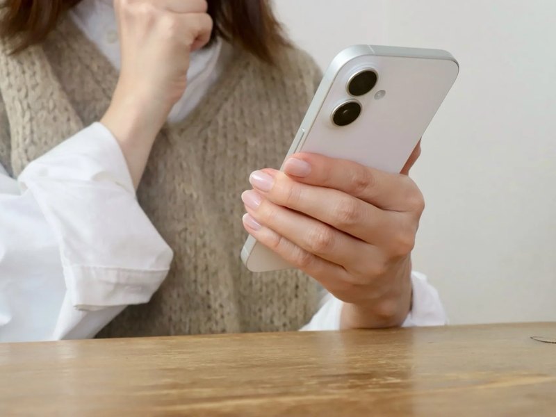スマホの公式LINEから注文する社員